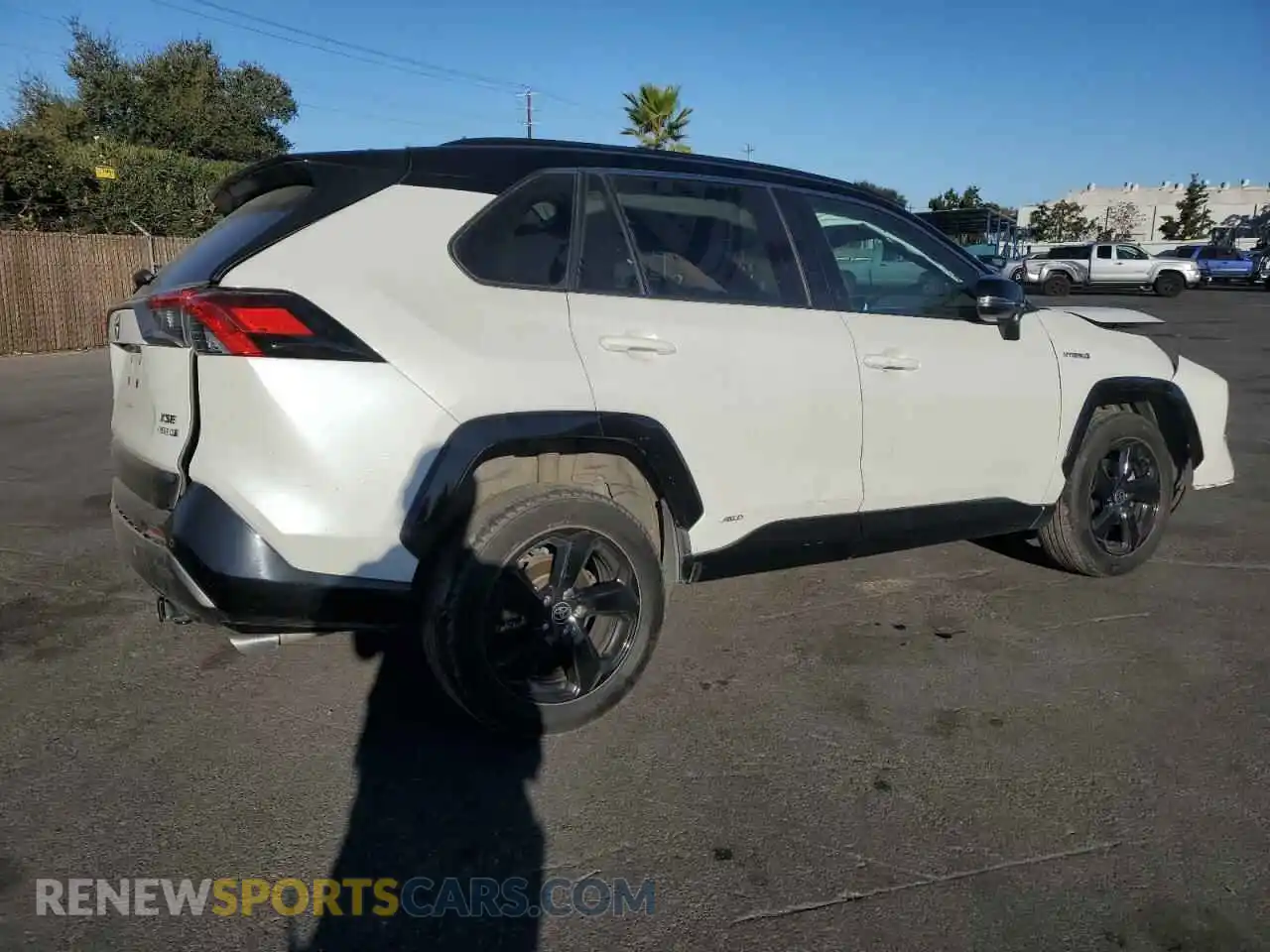 3 Photograph of a damaged car 4T3E6RFVXMU054998 TOYOTA RAV4 2021