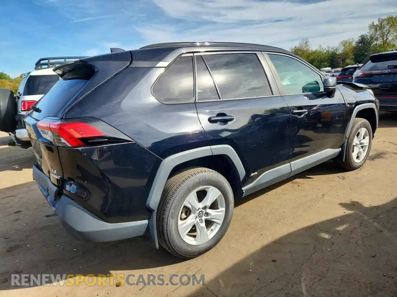 3 Photograph of a damaged car 4T3L6RFV0MU009222 TOYOTA RAV4 2021