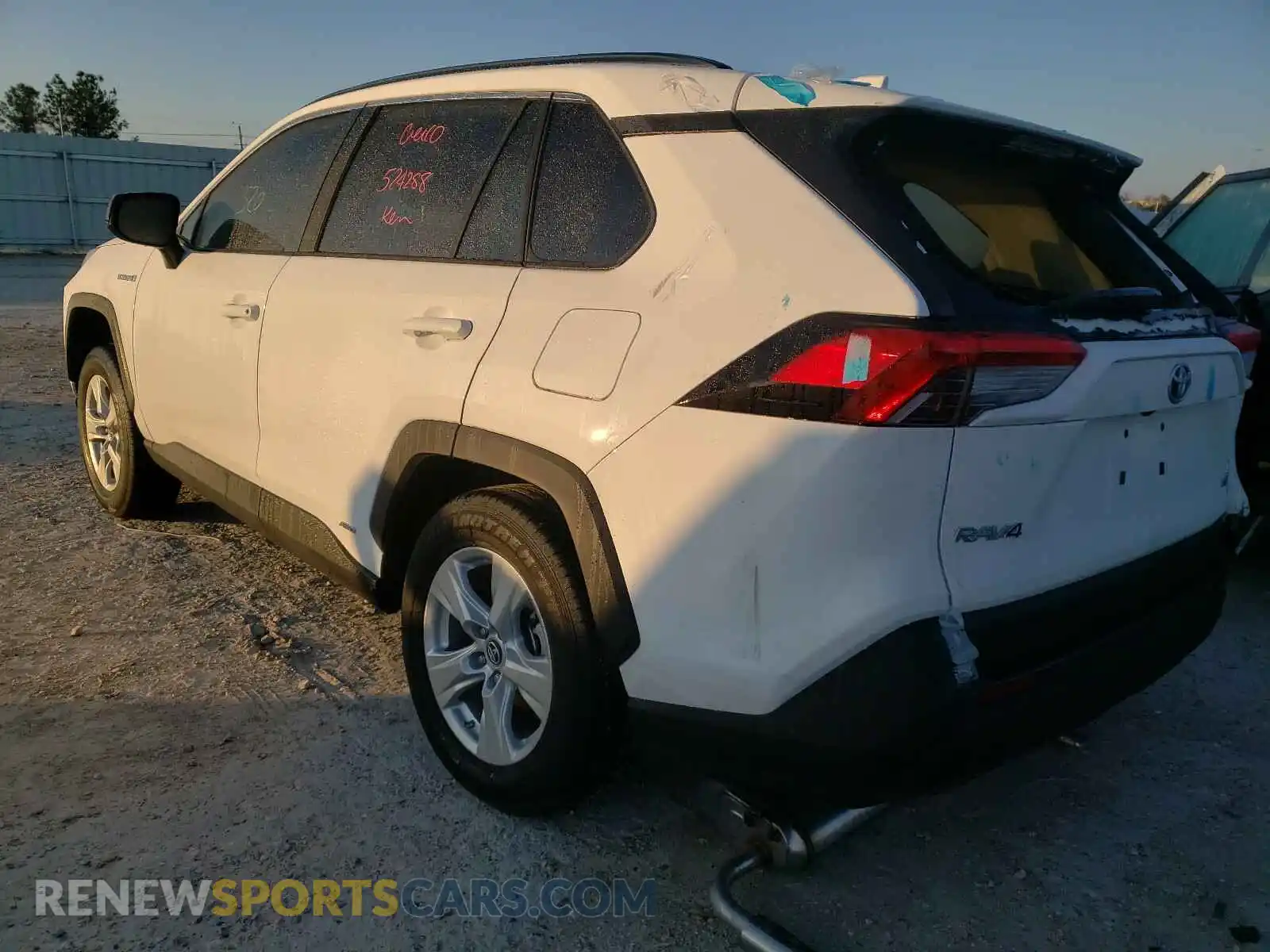 3 Photograph of a damaged car 4T3L6RFV4MU018649 TOYOTA RAV4 2021