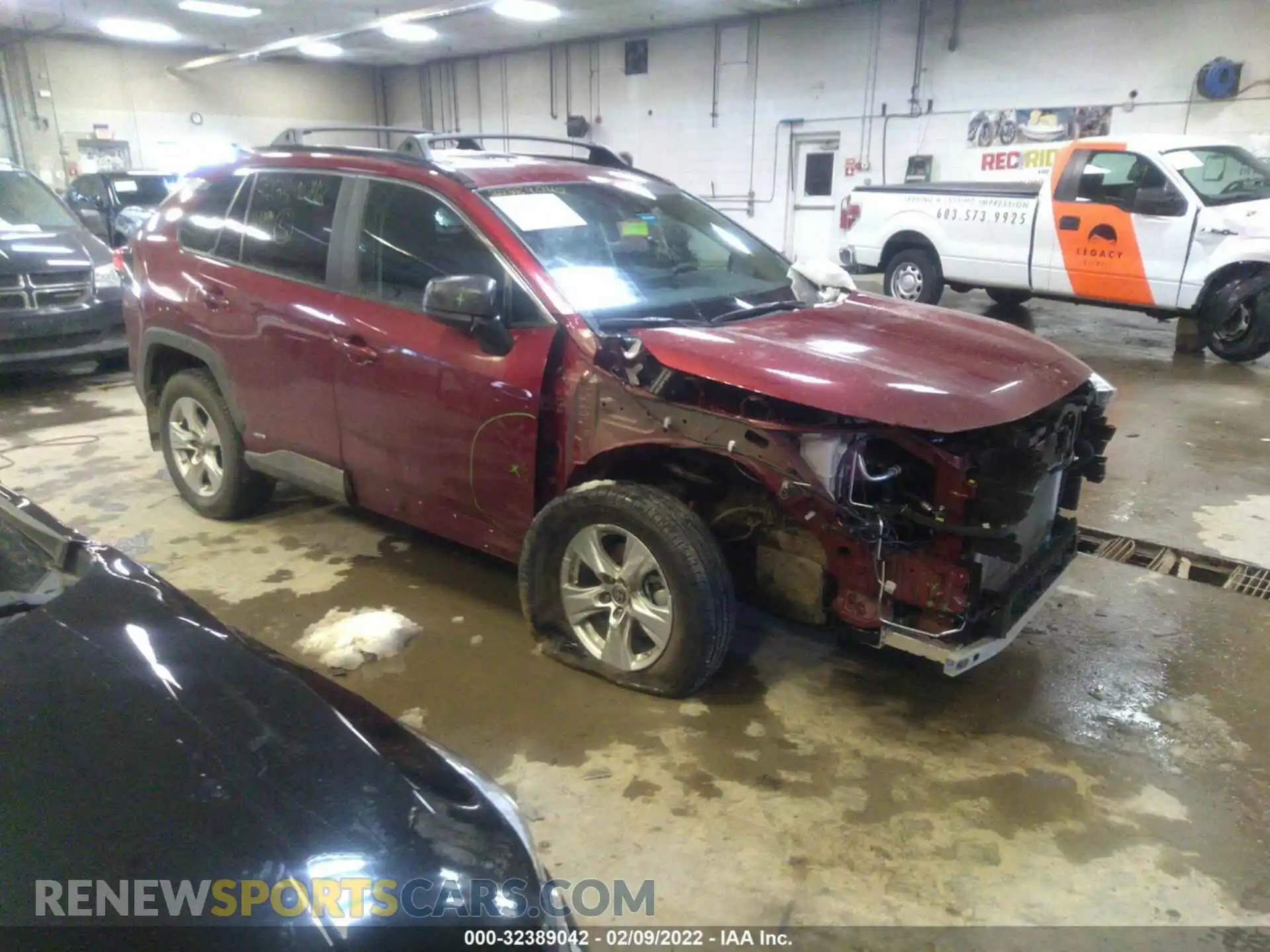 1 Photograph of a damaged car 4T3LWRFV2MU018956 TOYOTA RAV4 2021