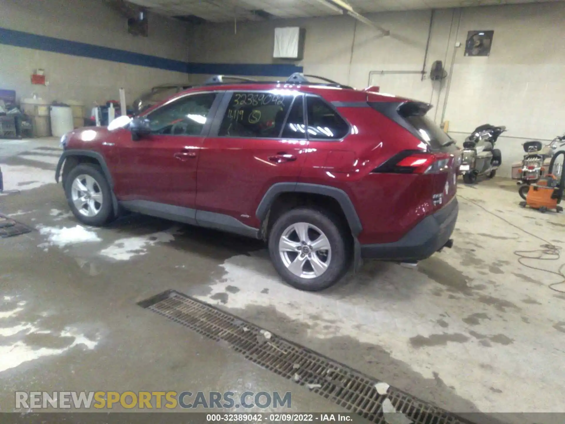 3 Photograph of a damaged car 4T3LWRFV2MU018956 TOYOTA RAV4 2021