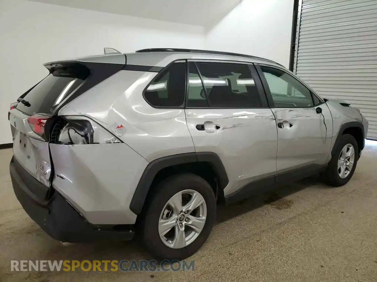 3 Photograph of a damaged car 4T3LWRFVXMU049906 TOYOTA RAV4 2021