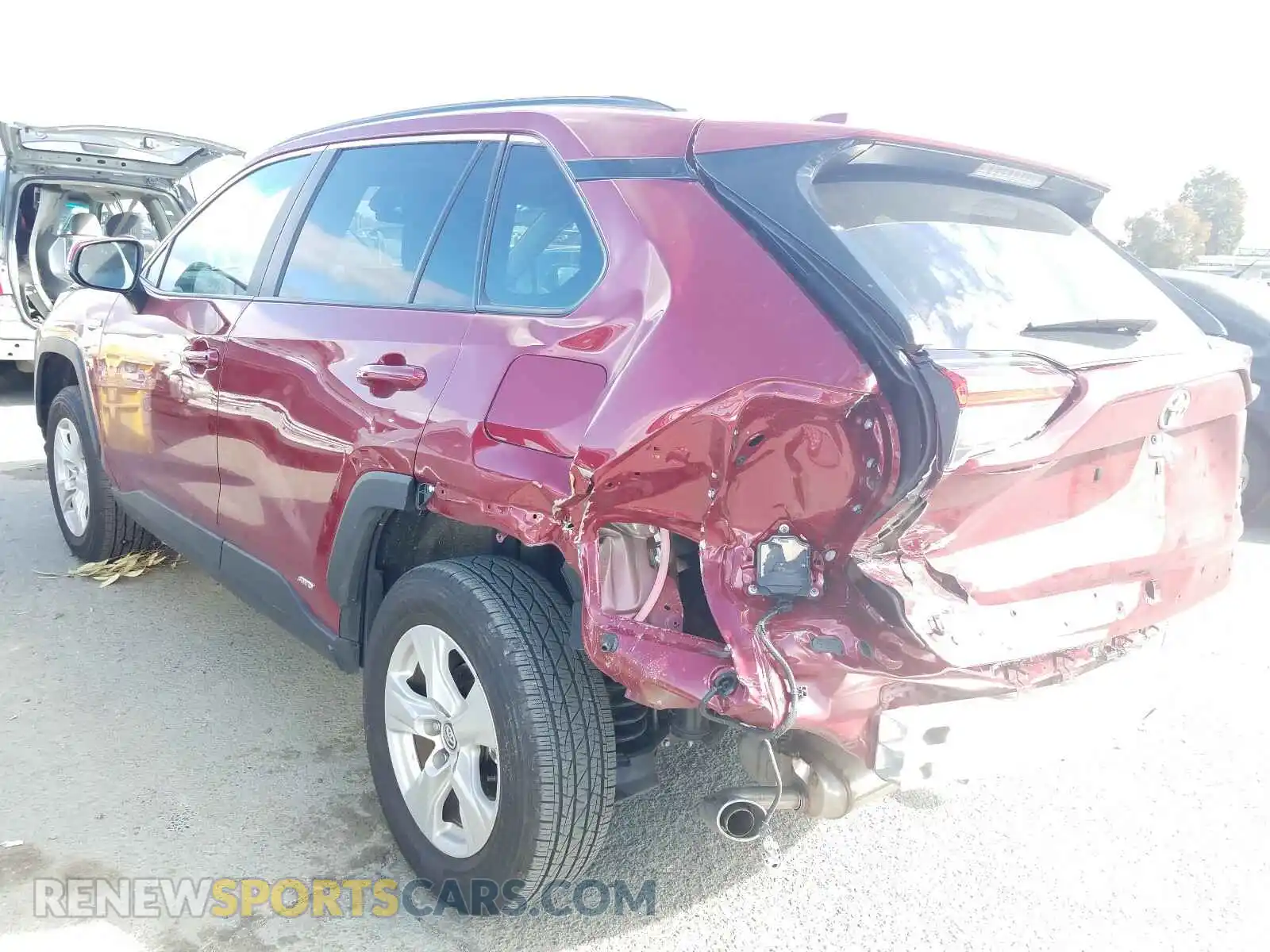 3 Photograph of a damaged car 4T3R6RFV0MU008405 TOYOTA RAV4 2021