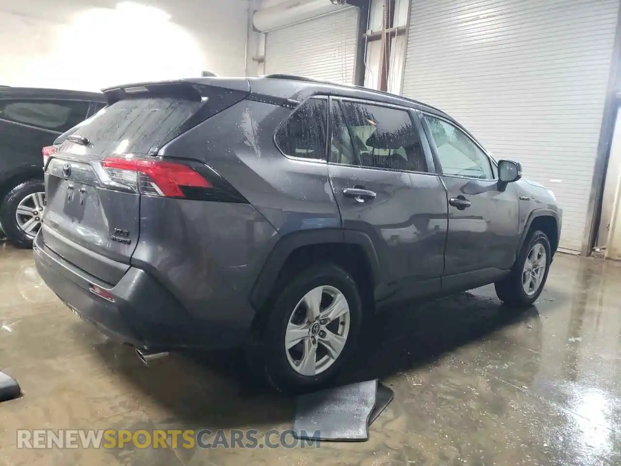 3 Photograph of a damaged car 4T3R6RFV0MU008520 TOYOTA RAV4 2021