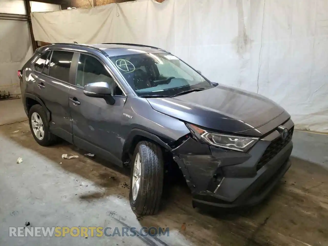 1 Photograph of a damaged car 4T3R6RFV0MU019890 TOYOTA RAV4 2021