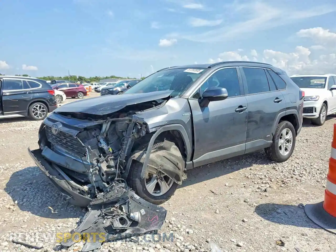 1 Фотография поврежденного автомобиля 4T3R6RFV1MU009255 TOYOTA RAV4 2021
