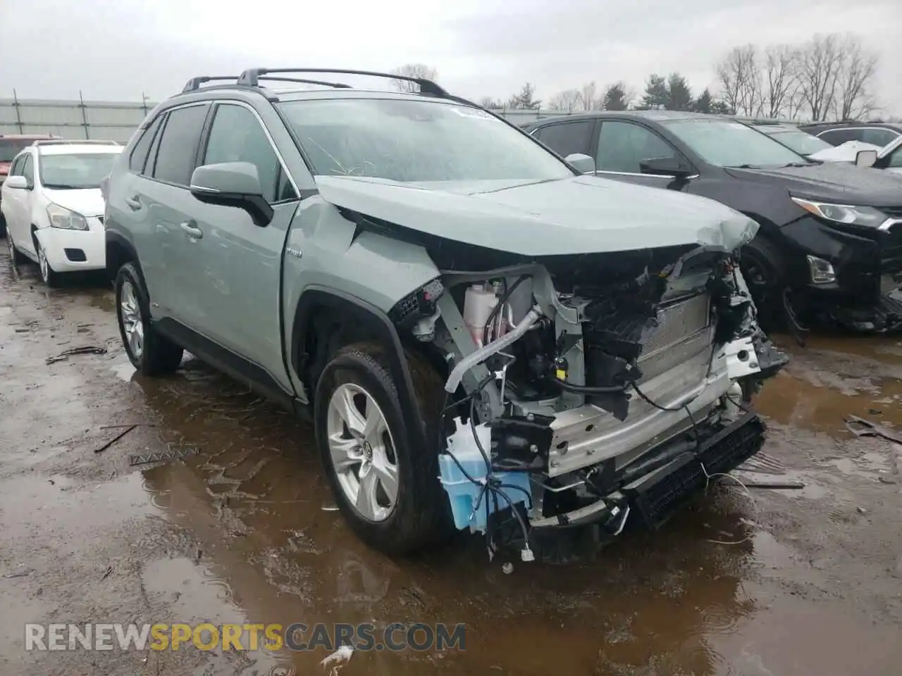 1 Photograph of a damaged car 4T3R6RFV1MU013743 TOYOTA RAV4 2021