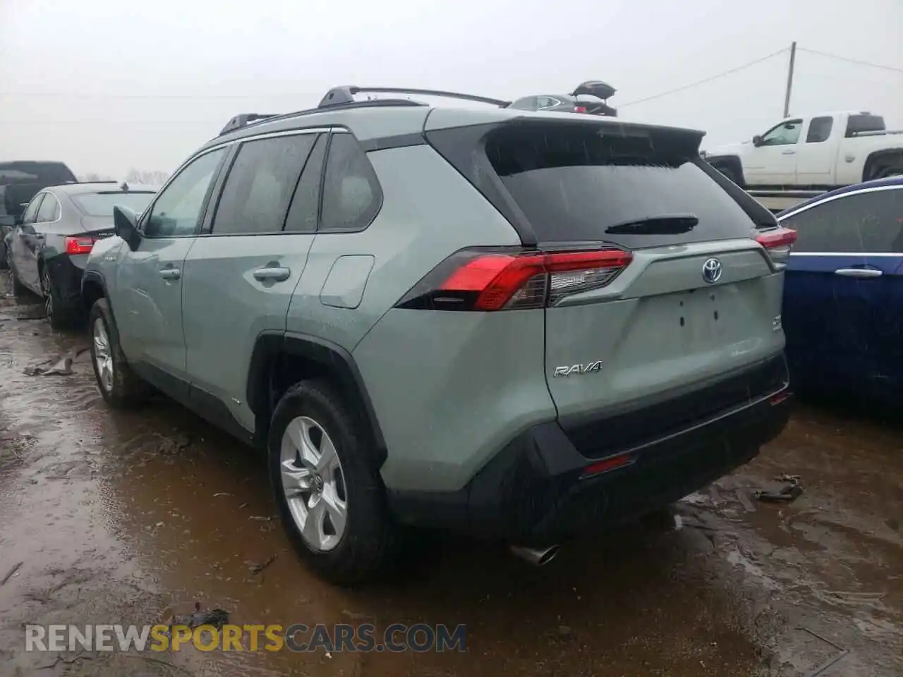 3 Photograph of a damaged car 4T3R6RFV1MU013743 TOYOTA RAV4 2021
