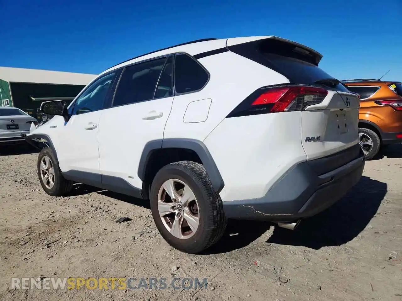 2 Photograph of a damaged car 4T3R6RFV2MU007675 TOYOTA RAV4 2021