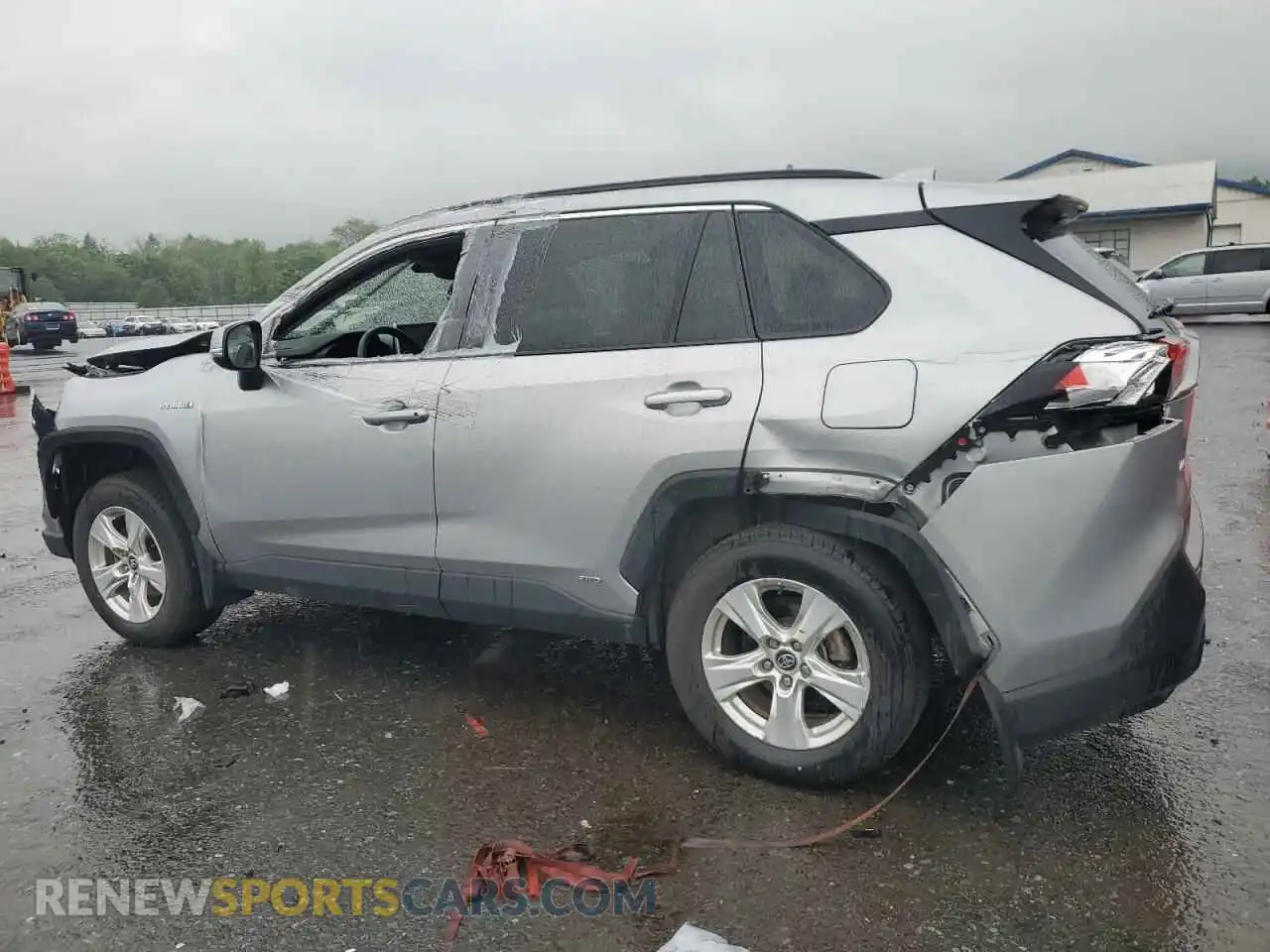 2 Photograph of a damaged car 4T3R6RFV2MU015033 TOYOTA RAV4 2021