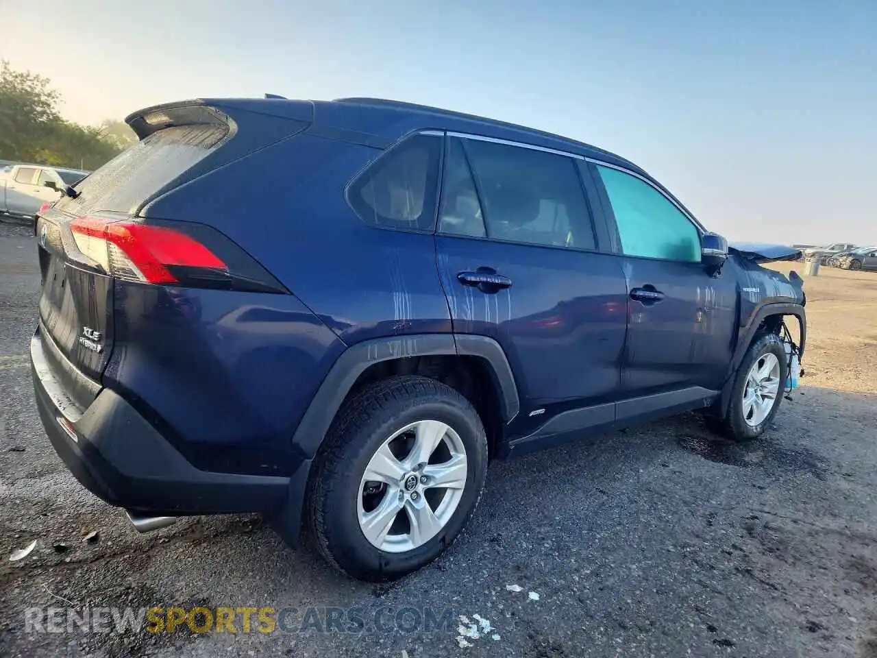 3 Photograph of a damaged car 4T3R6RFV2MU023729 TOYOTA RAV4 2021