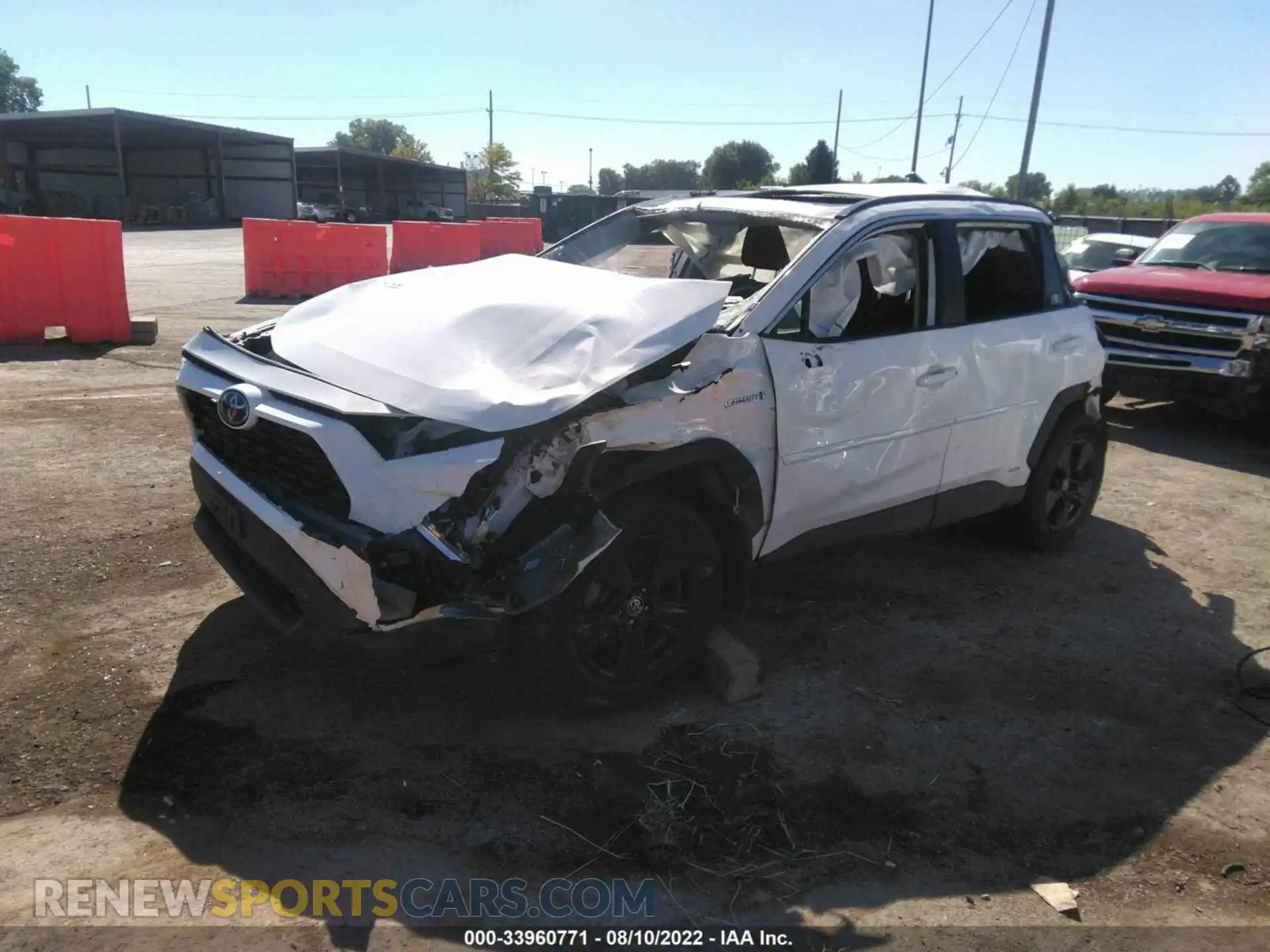 2 Photograph of a damaged car 4T3R6RFV2MU023889 TOYOTA RAV4 2021