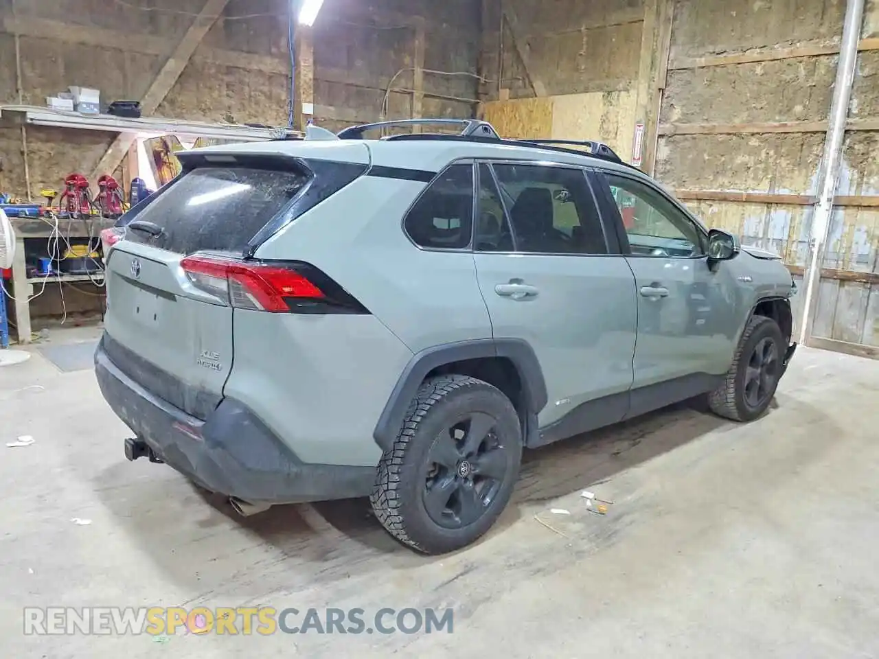 3 Photograph of a damaged car 4T3R6RFV3MU011914 TOYOTA RAV4 2021