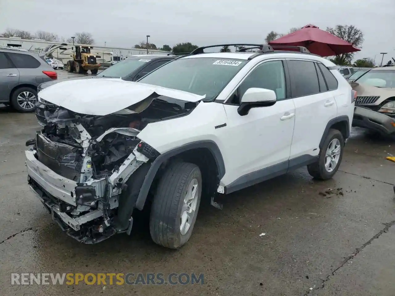1 Photograph of a damaged car 4T3R6RFV4MU014997 TOYOTA RAV4 2021