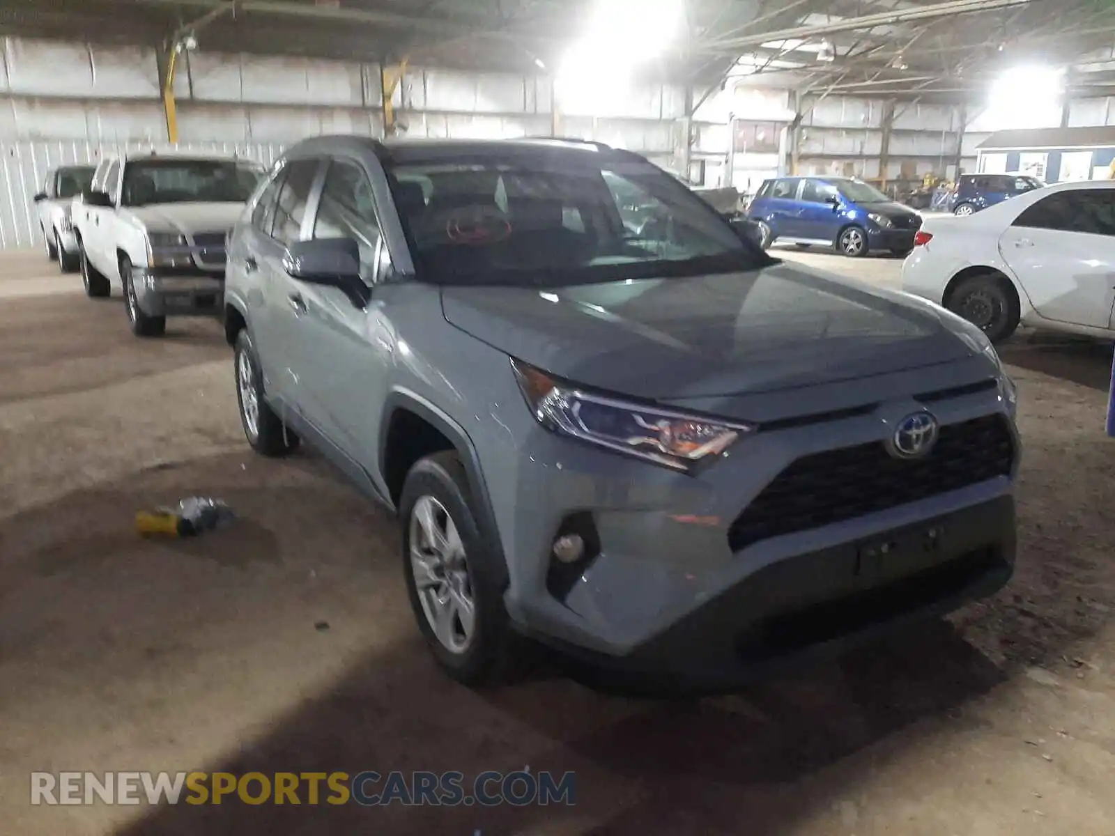 1 Photograph of a damaged car 4T3R6RFV5MU014488 TOYOTA RAV4 2021