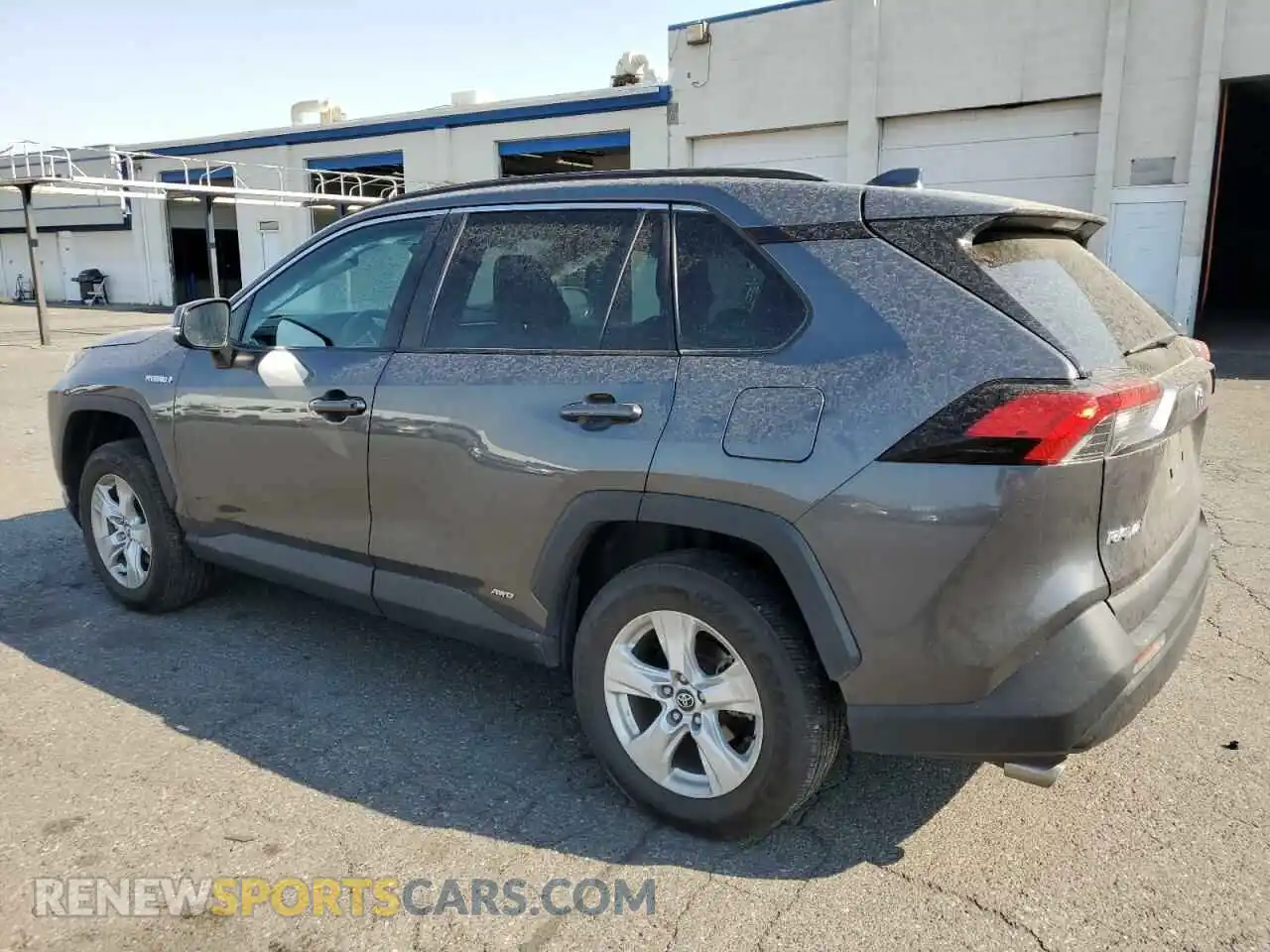 2 Photograph of a damaged car 4T3R6RFV8MU011570 TOYOTA RAV4 2021