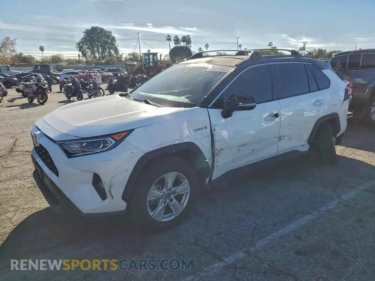 1 Photograph of a damaged car 4T3R6RFVXMU008301 TOYOTA RAV4 2021
