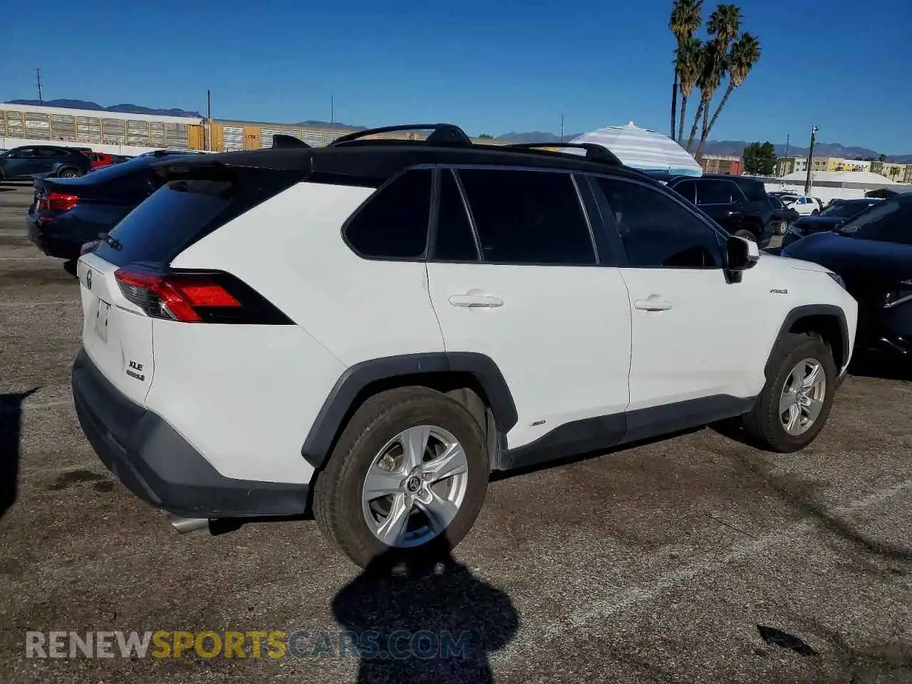 3 Photograph of a damaged car 4T3R6RFVXMU008301 TOYOTA RAV4 2021
