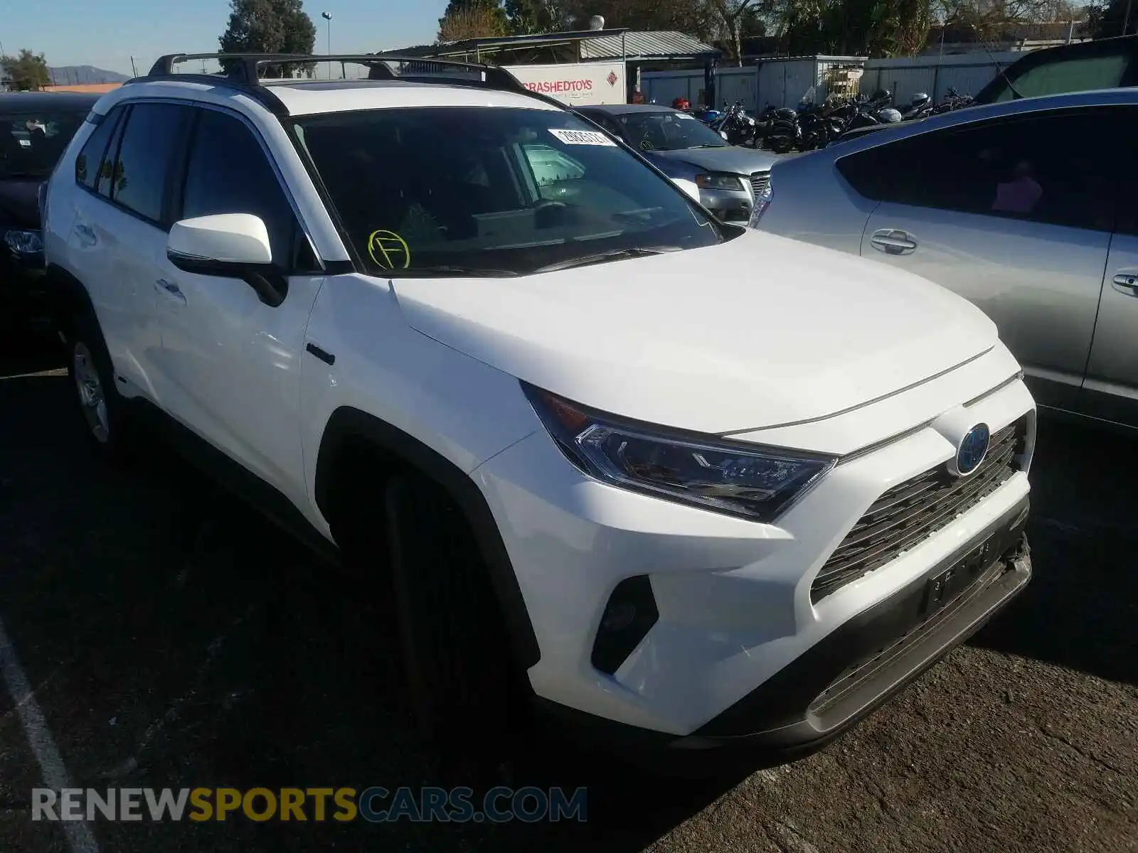 1 Photograph of a damaged car 4T3R6RFVXMU010307 TOYOTA RAV4 2021