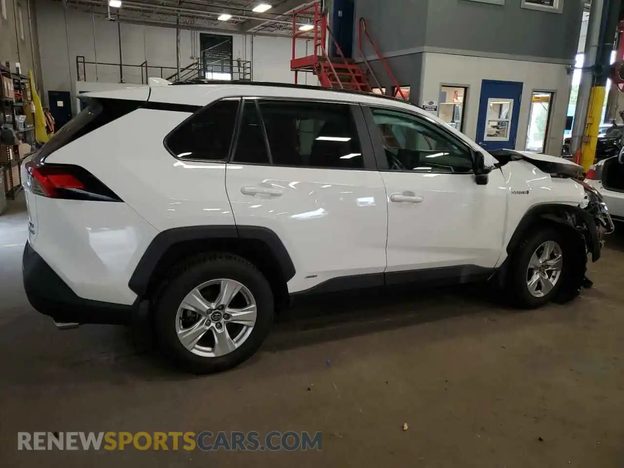 3 Photograph of a damaged car 4T3R6RFVXMU016236 TOYOTA RAV4 2021