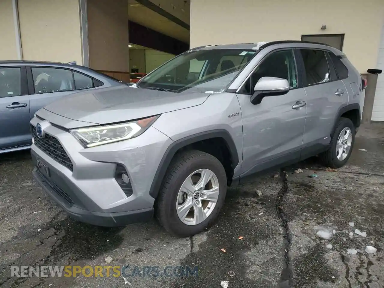1 Photograph of a damaged car 4T3RWRFV6MU023944 TOYOTA RAV4 2021