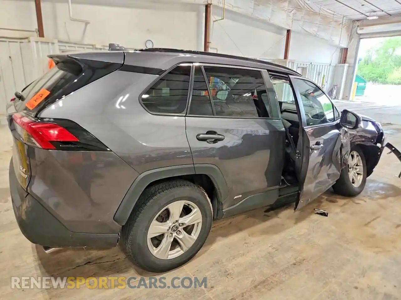 3 Фотография поврежденного автомобиля 4T3RWRFV8MU045640 TOYOTA RAV4 2021