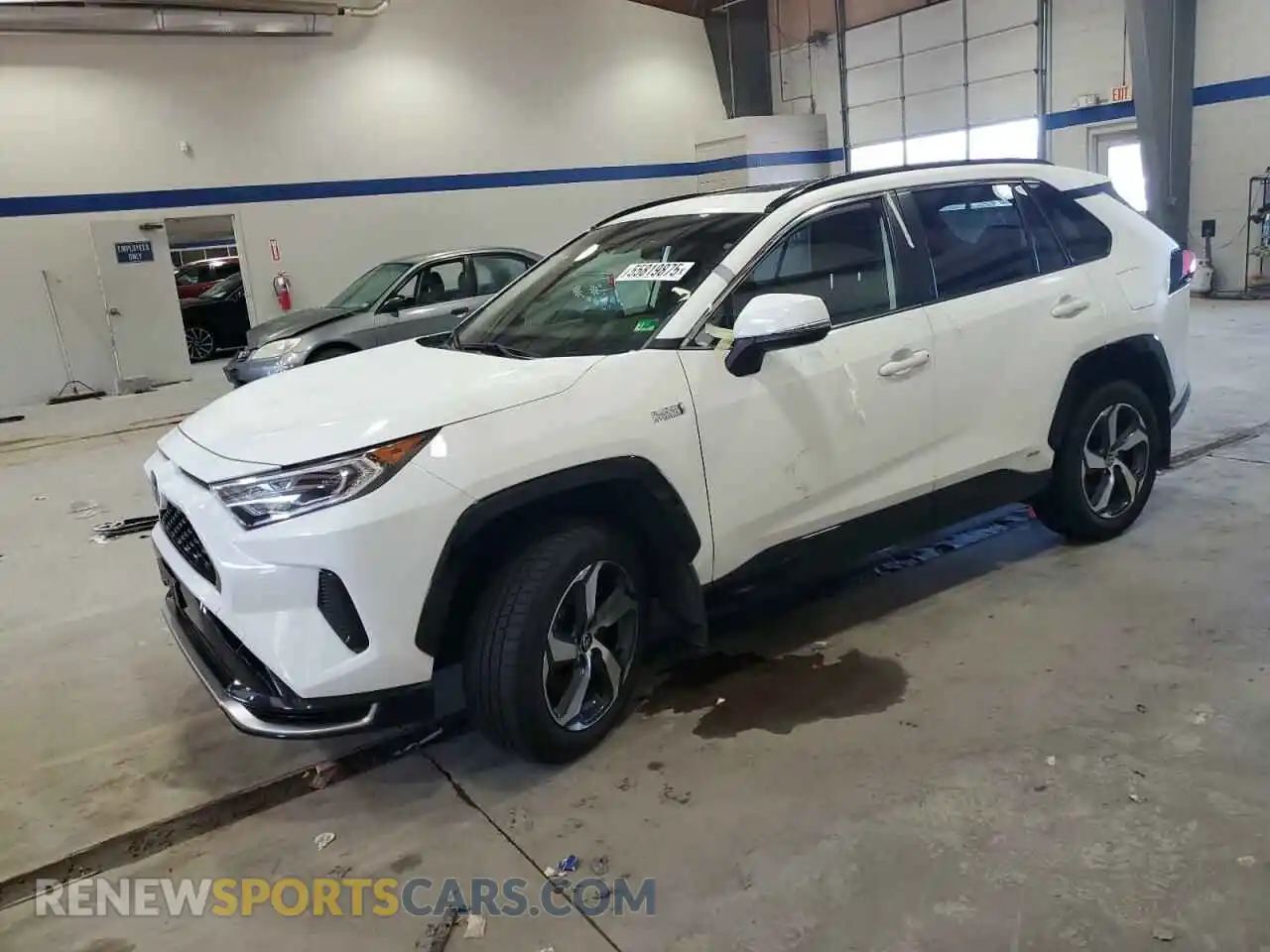 1 Photograph of a damaged car JTMAB3FV0MD032710 TOYOTA RAV4 2021