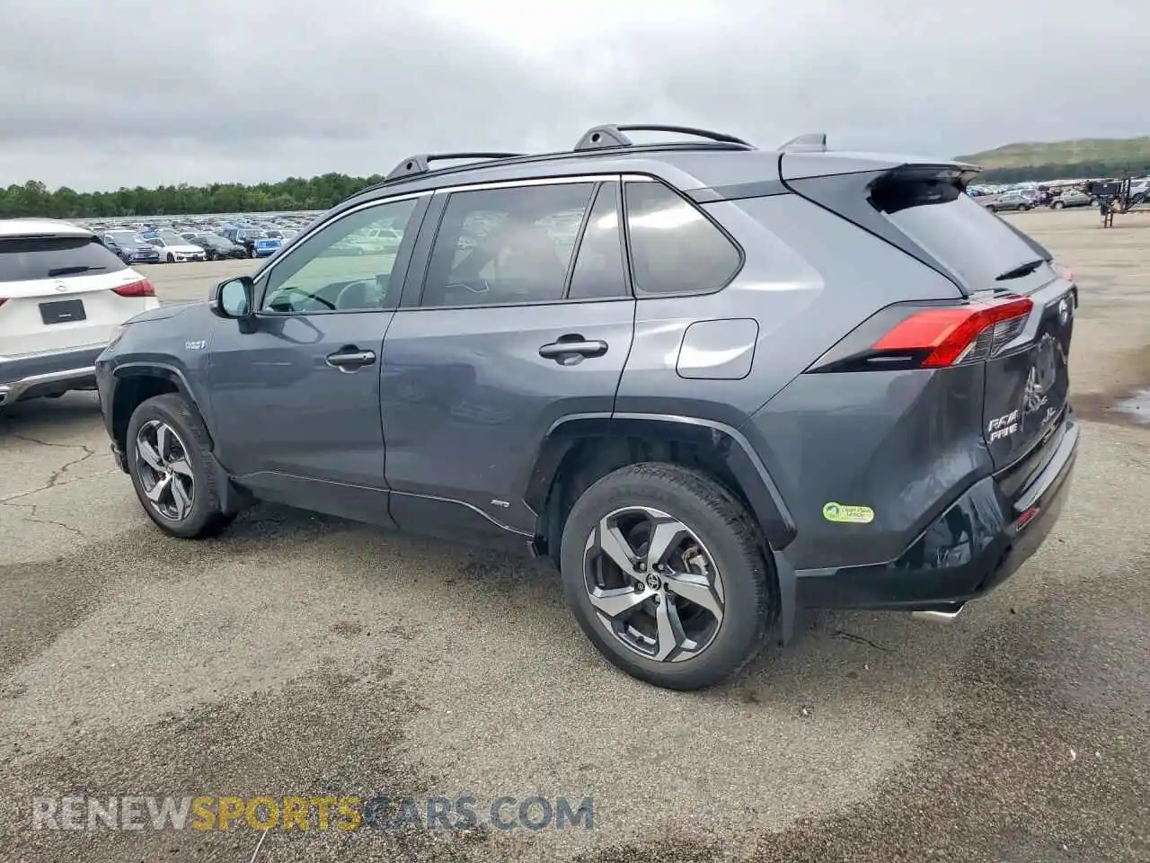 2 fotografías del automóvil dañado JTMAB3FV1MD012885 TOYOTA RAV4 2021