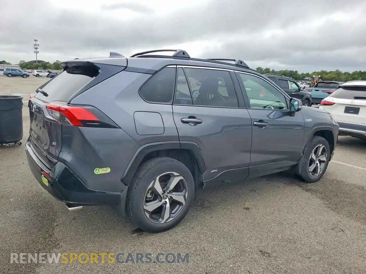 3 fotografías del automóvil dañado JTMAB3FV1MD012885 TOYOTA RAV4 2021