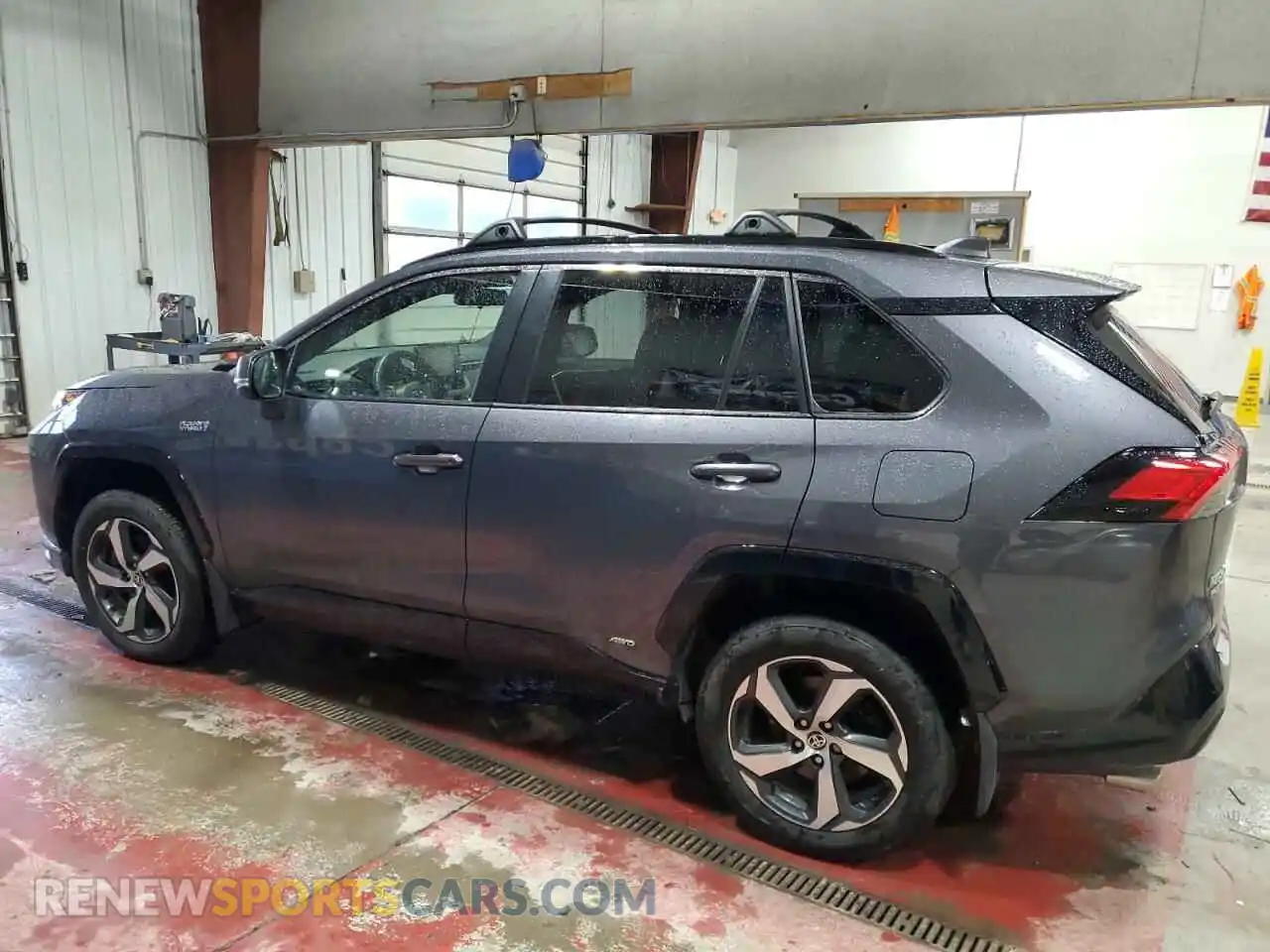 2 Photograph of a damaged car JTMAB3FV2MD044096 TOYOTA RAV4 2021