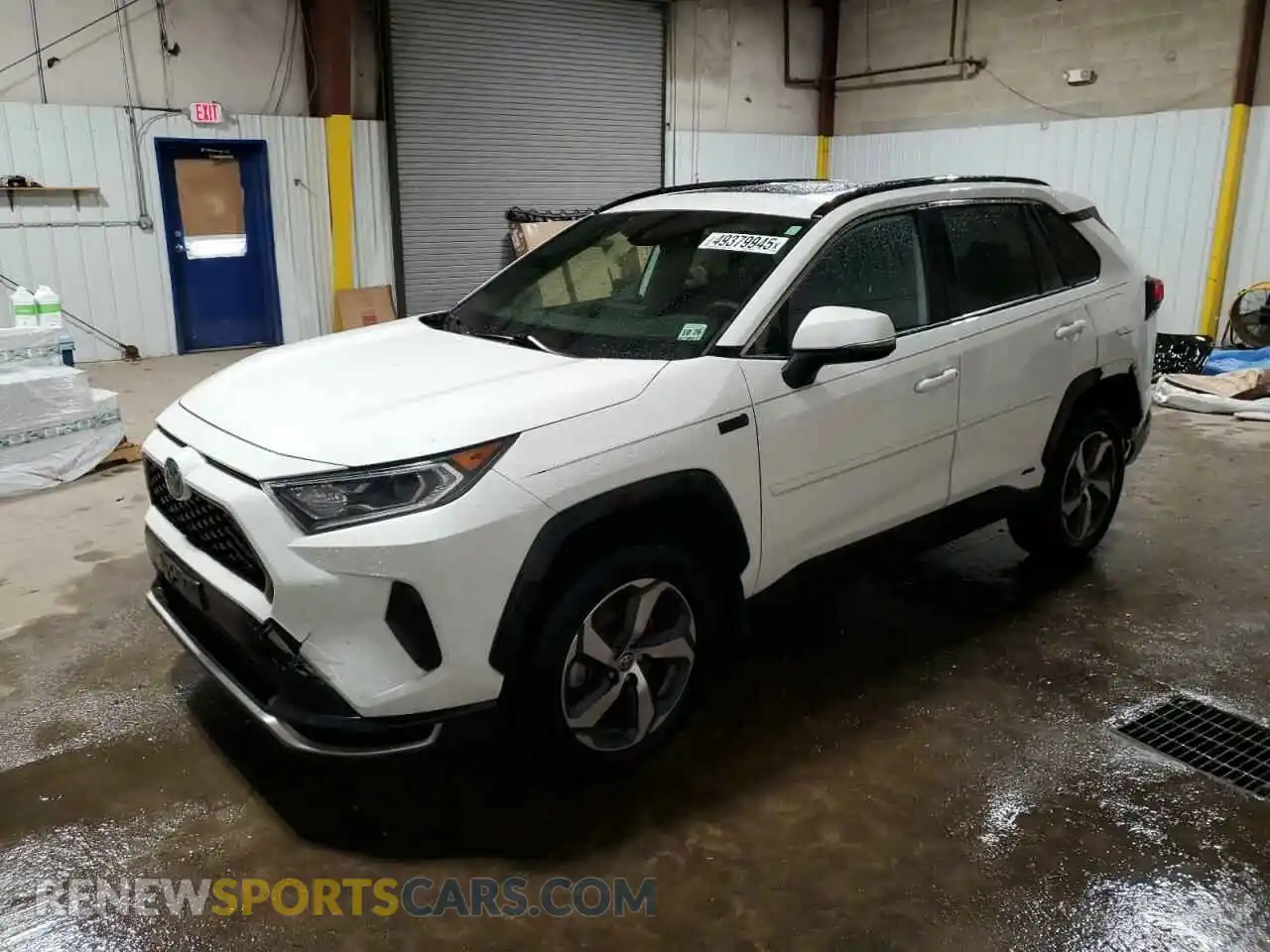 1 Photograph of a damaged car JTMAB3FV6MD060530 TOYOTA RAV4 2021
