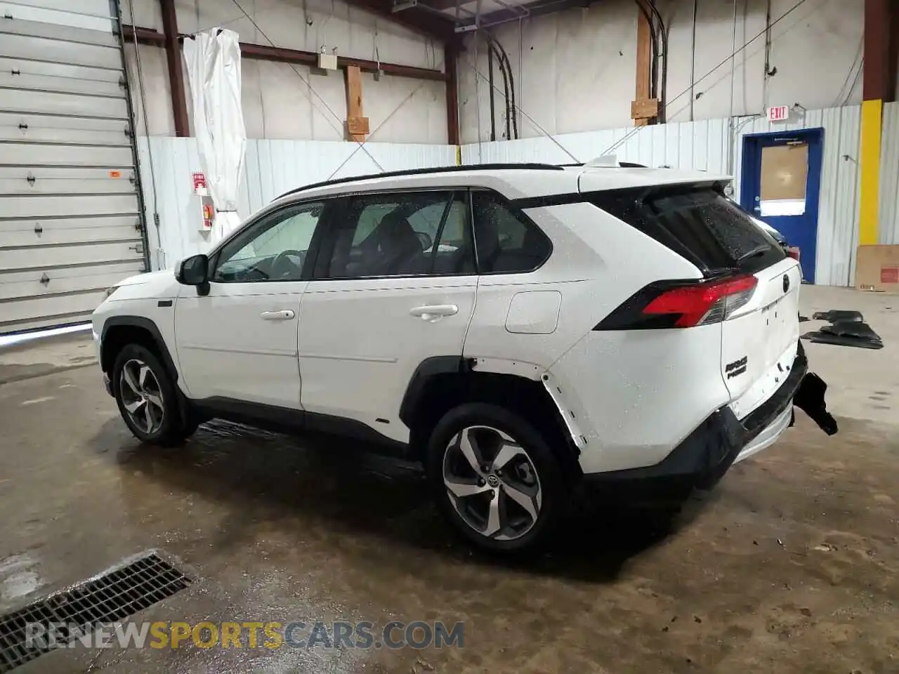 2 Photograph of a damaged car JTMAB3FV6MD060530 TOYOTA RAV4 2021