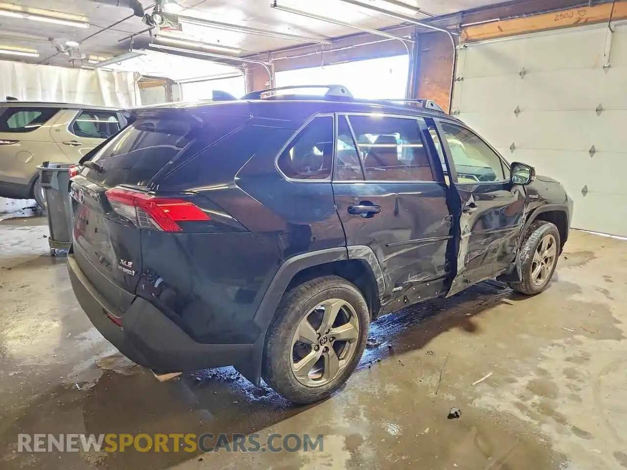 3 Photograph of a damaged car JTMB6RFV0MD009505 TOYOTA RAV4 2021