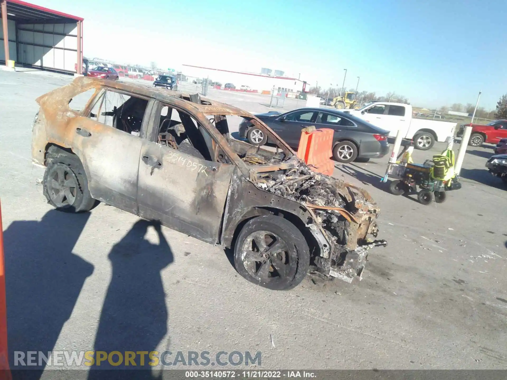 1 Photograph of a damaged car JTMB6RFV2MD034602 TOYOTA RAV4 2021
