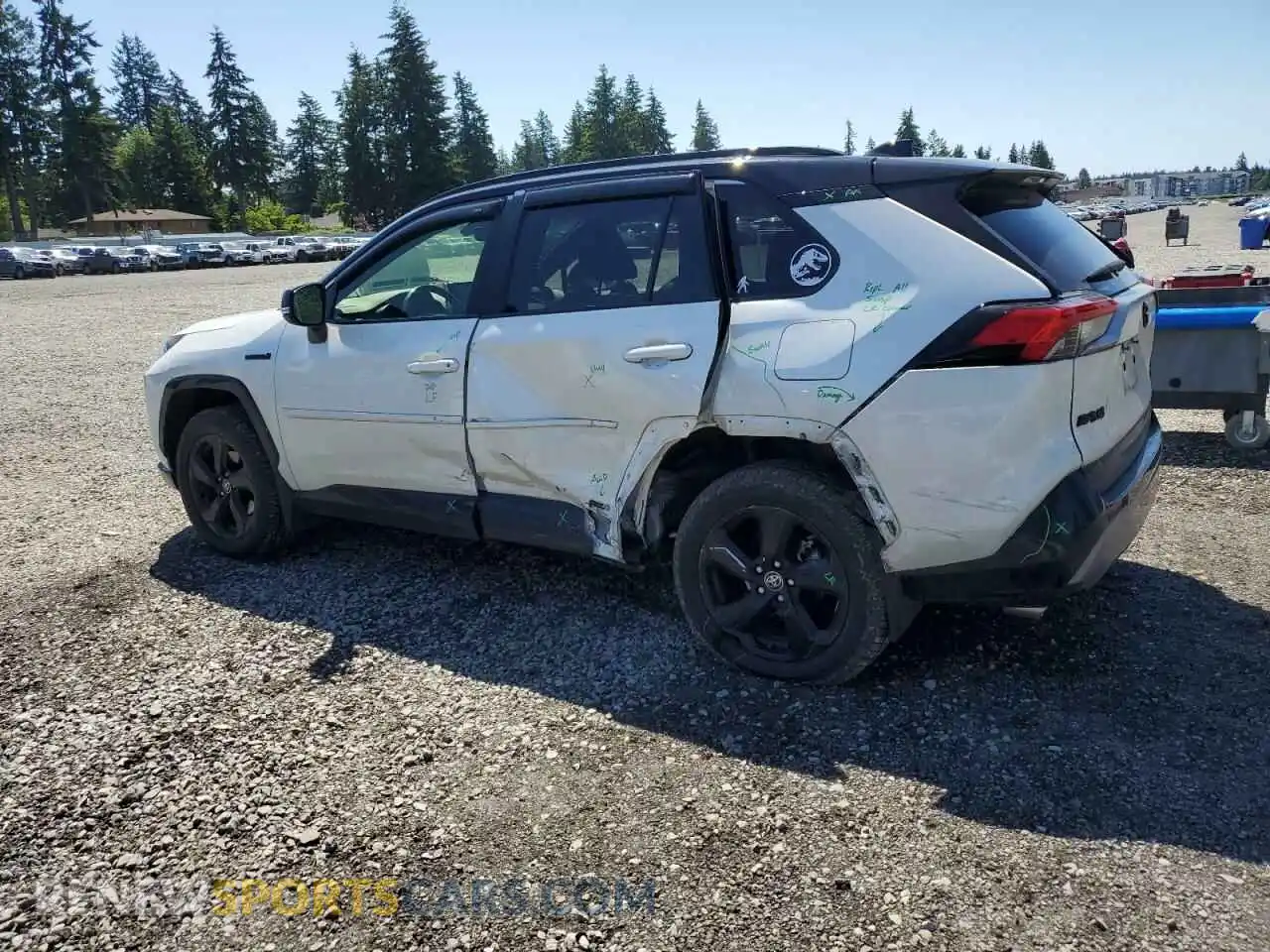 2 Photograph of a damaged car JTME6RFV6MD515904 TOYOTA RAV4 2021