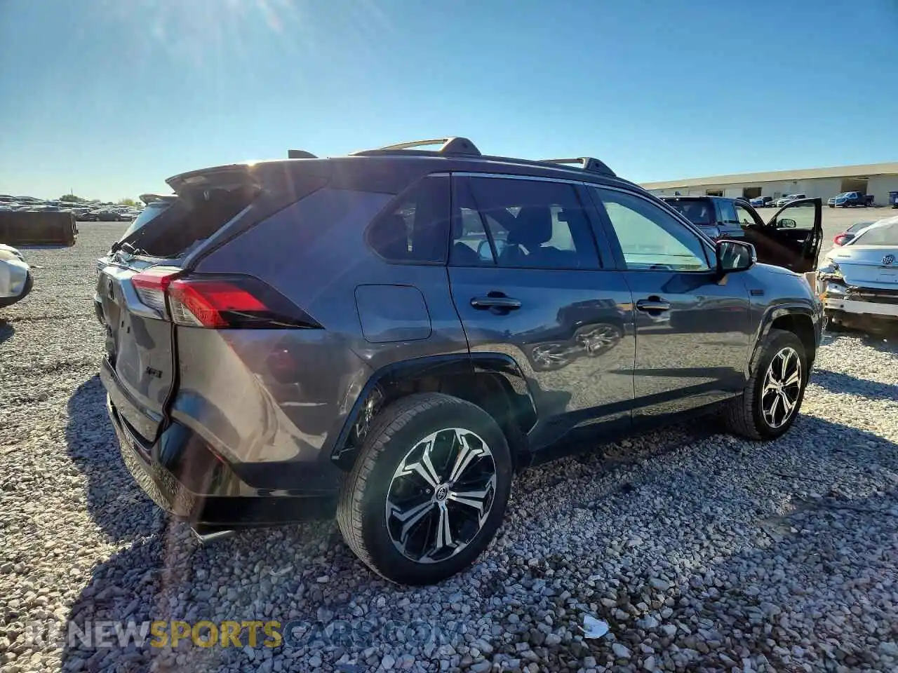 3 Photograph of a damaged car JTMFB3FV2MD053046 TOYOTA RAV4 2021