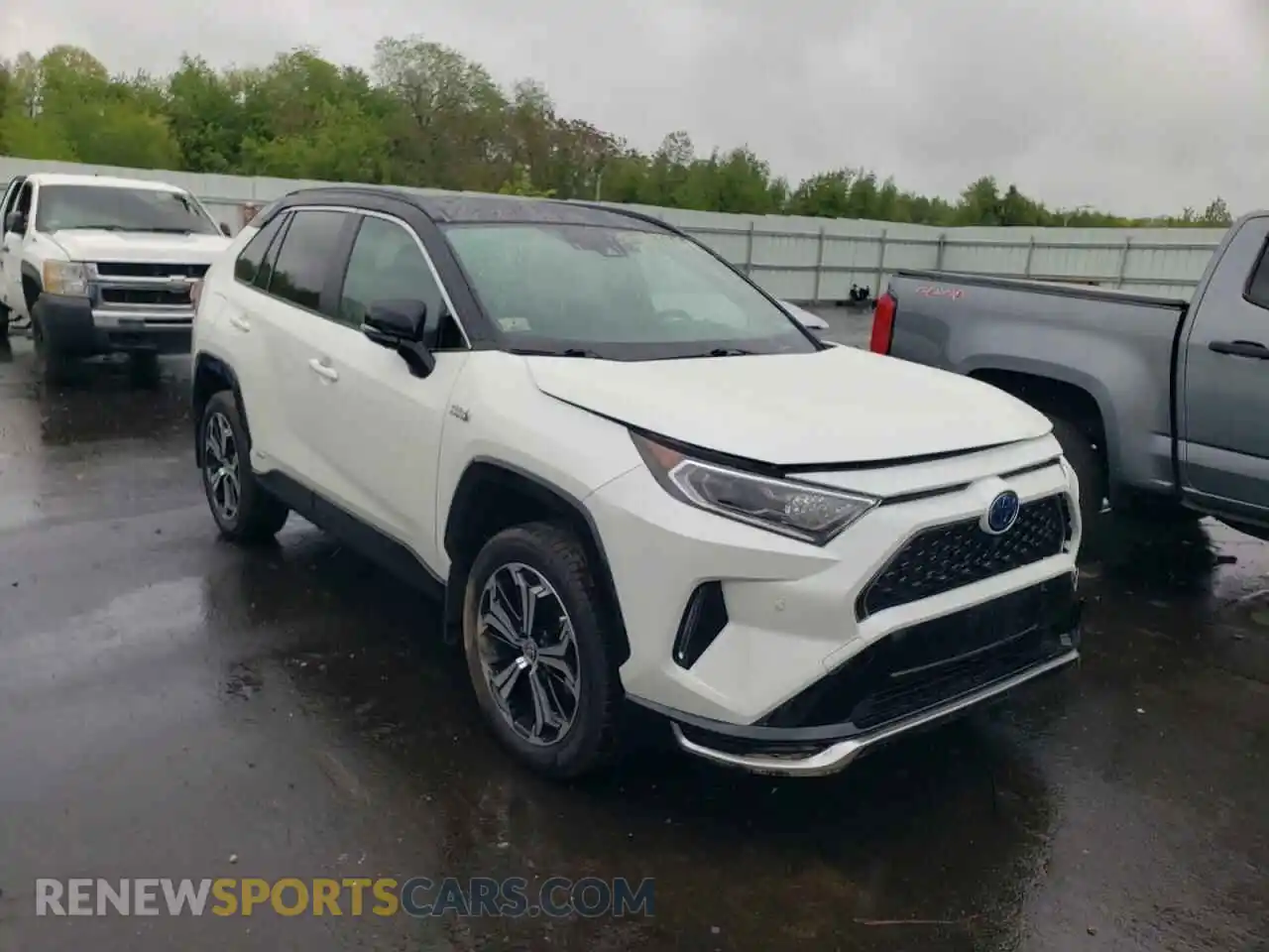 1 Photograph of a damaged car JTMFB3FV5MD016945 TOYOTA RAV4 2021