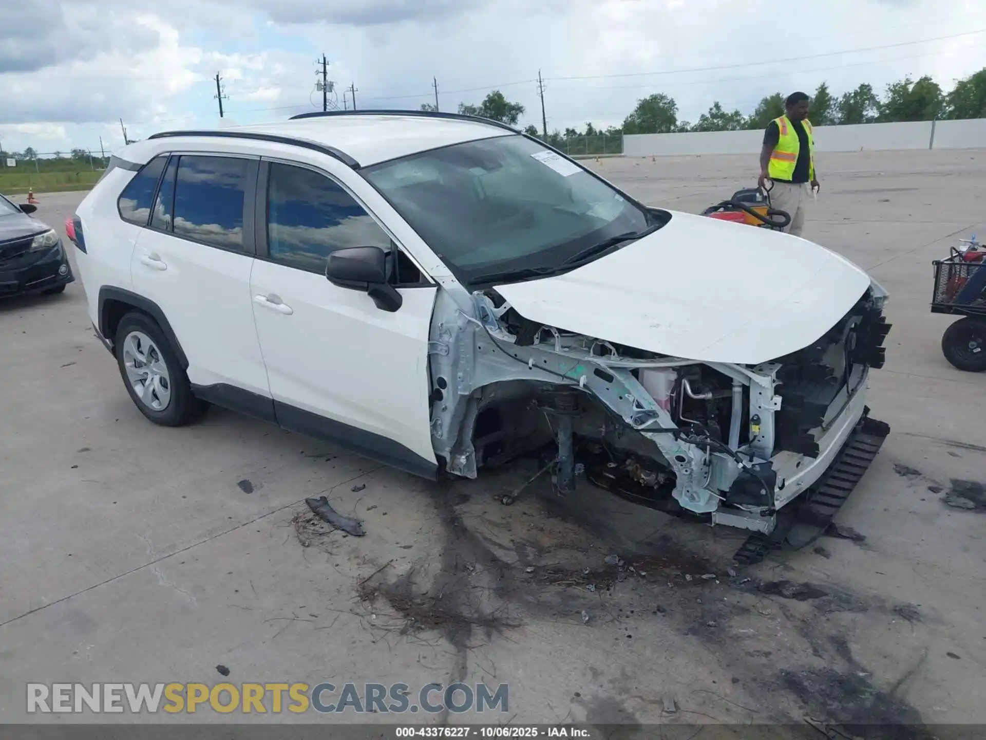 1 Фотография поврежденного автомобиля JTMH1RFV4MD071921 TOYOTA RAV4 2021
