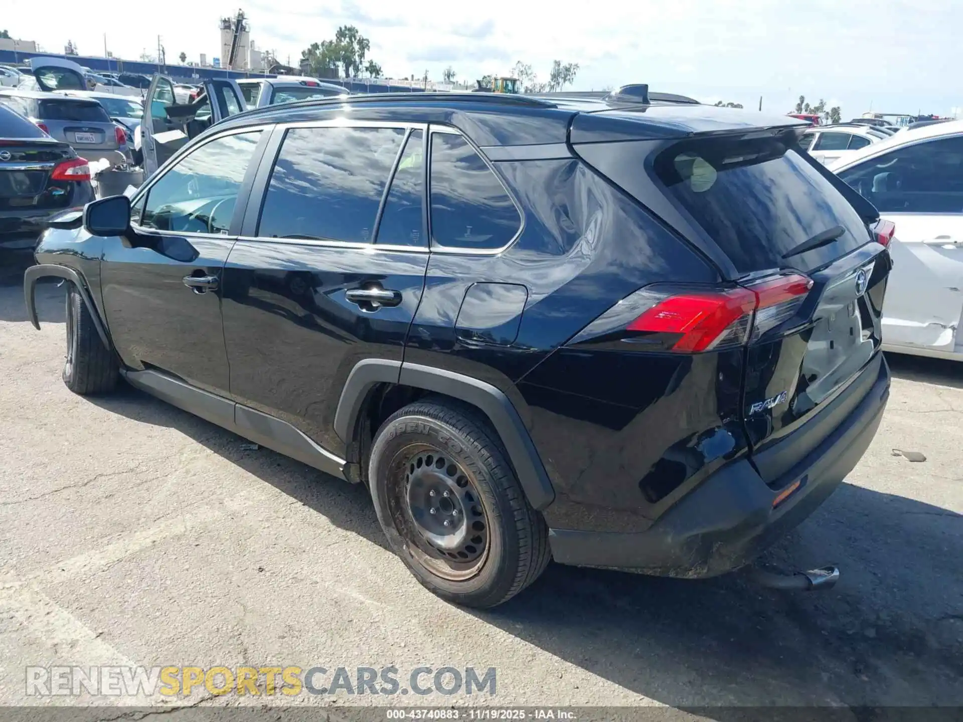 3 Photograph of a damaged car JTMH1RFV7MD070519 TOYOTA RAV4 2021