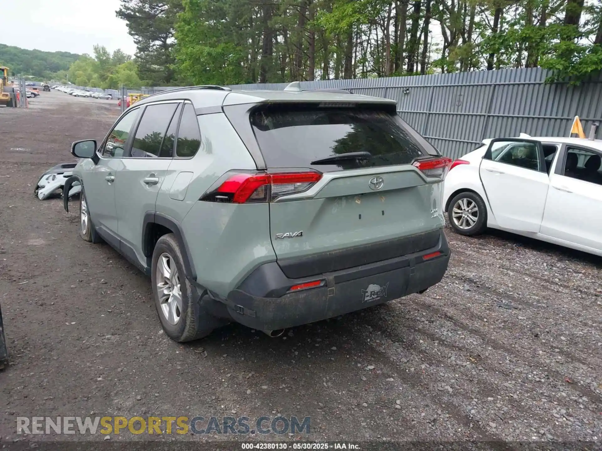 3 Фотография поврежденного автомобиля JTMP1RFV1MD079776 TOYOTA RAV4 2021