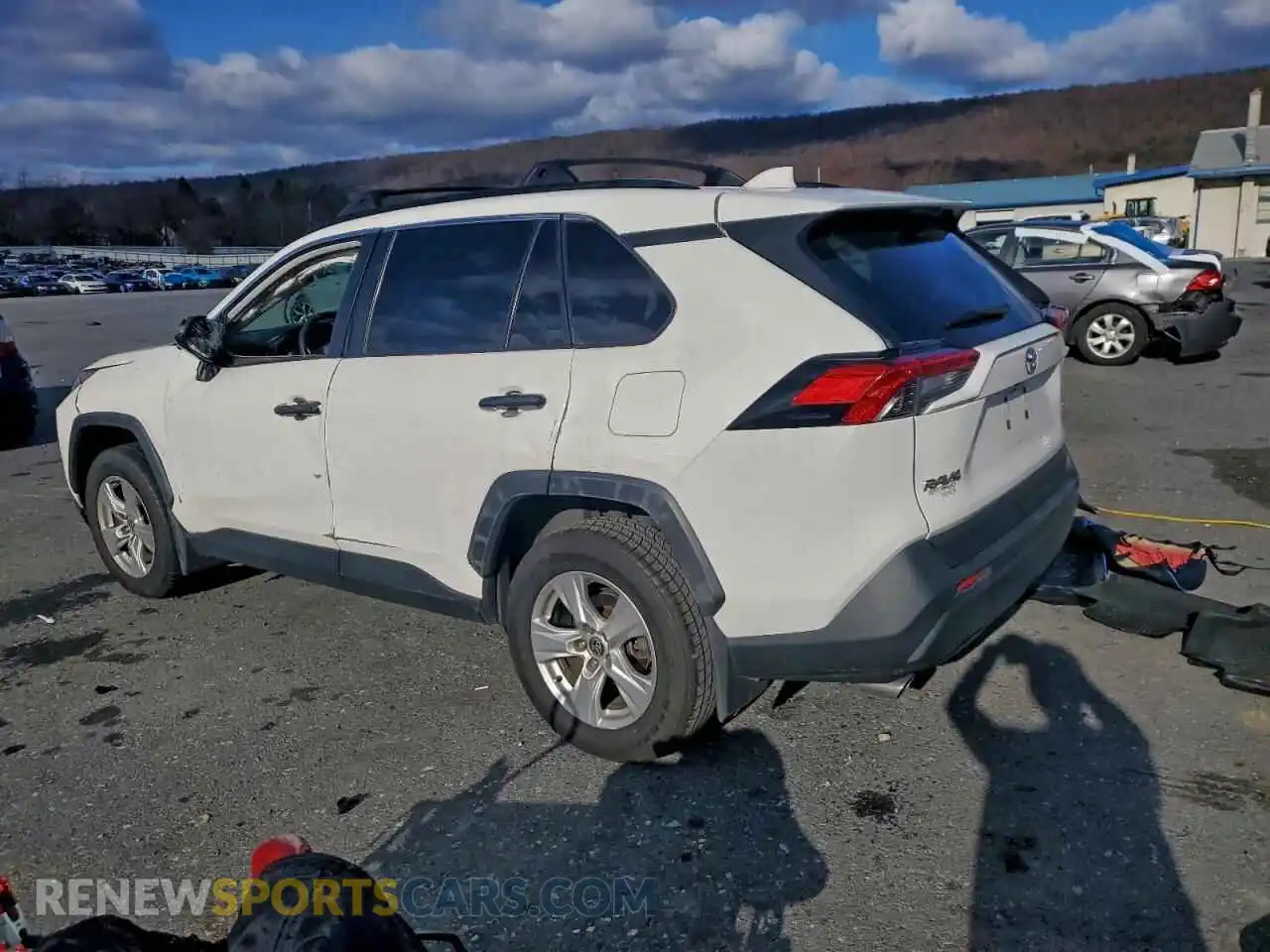 2 Photograph of a damaged car JTMP1RFV8MD070170 TOYOTA RAV4 2021