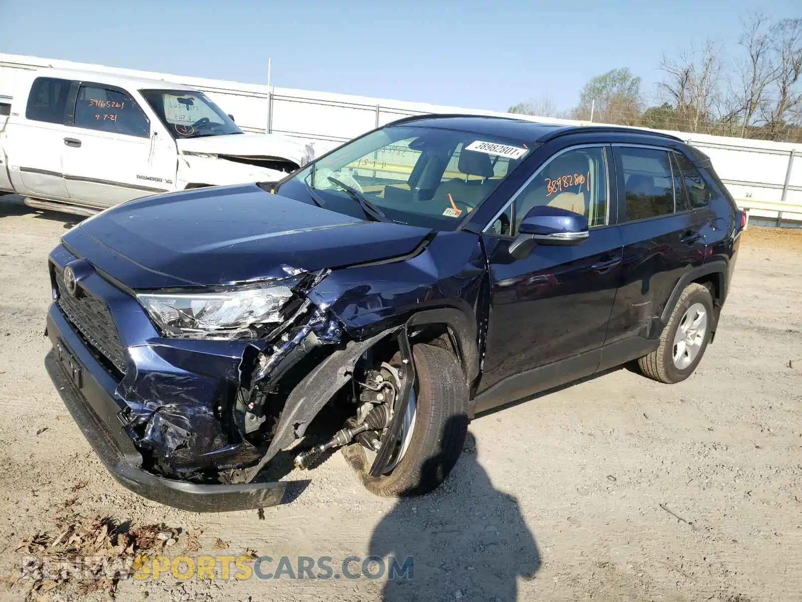 2 Фотография поврежденного автомобиля JTMP1RFV9MD069562 TOYOTA RAV4 2021
