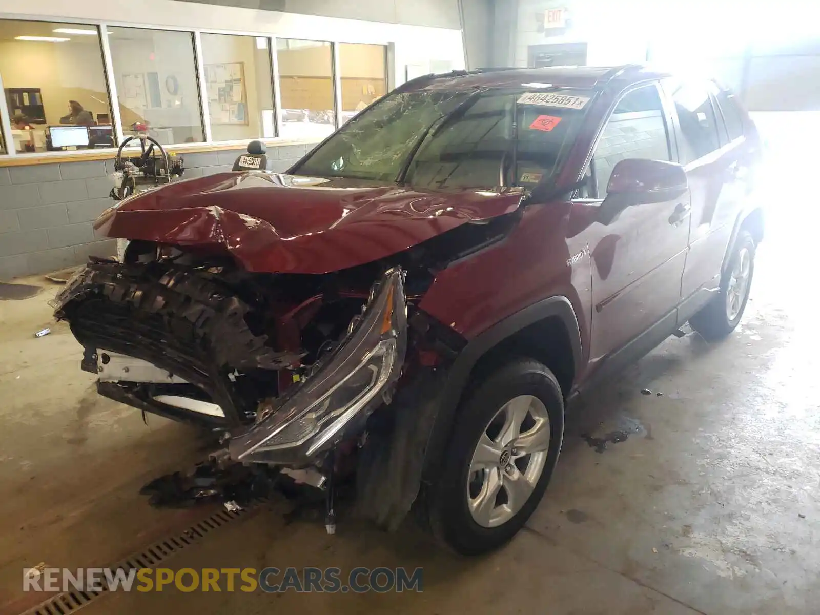 2 Photograph of a damaged car JTMR6RFV4MD009909 TOYOTA RAV4 2021