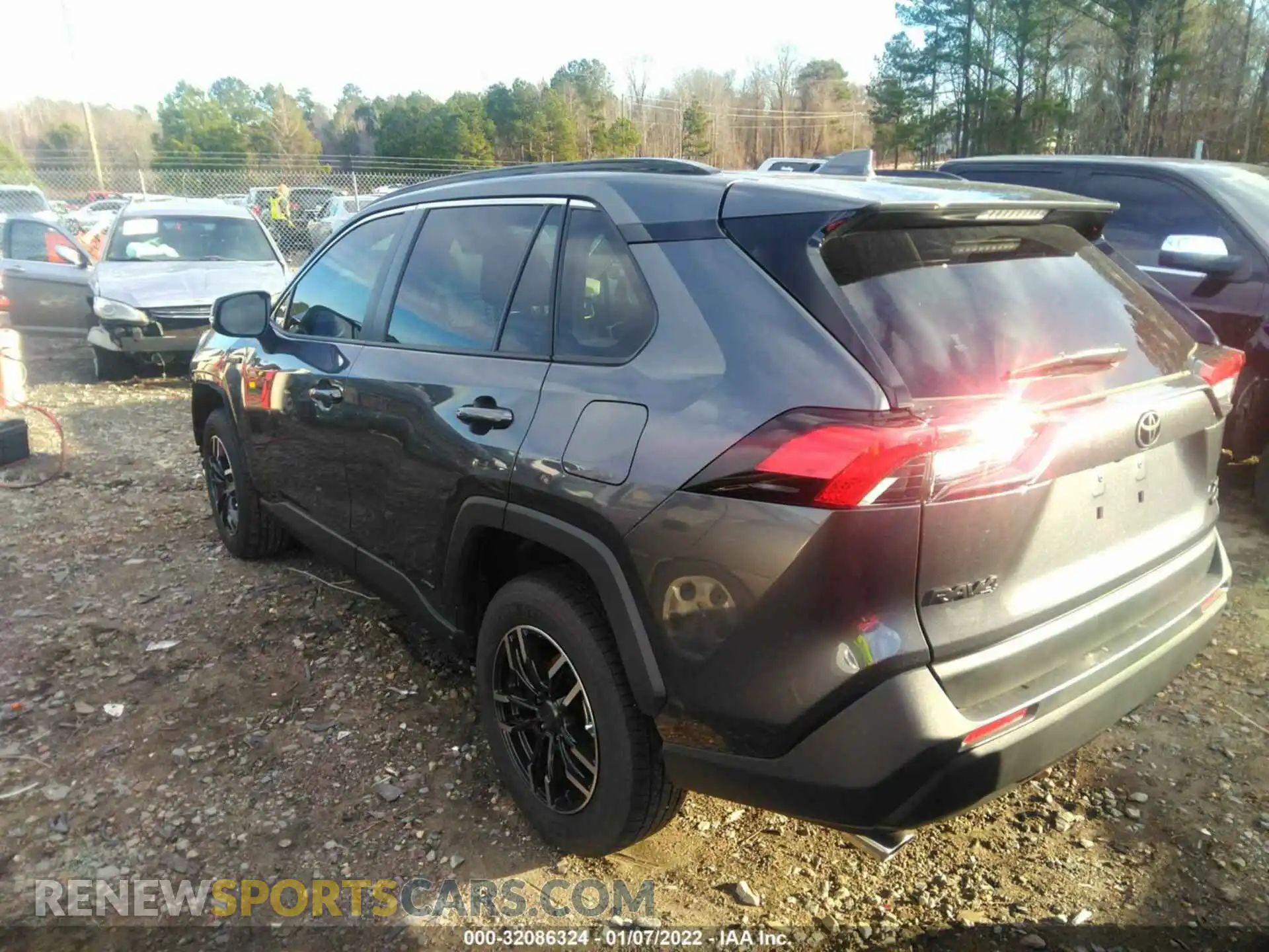 3 Фотография поврежденного автомобиля JTMRWRFV4MD113283 TOYOTA RAV4 2021