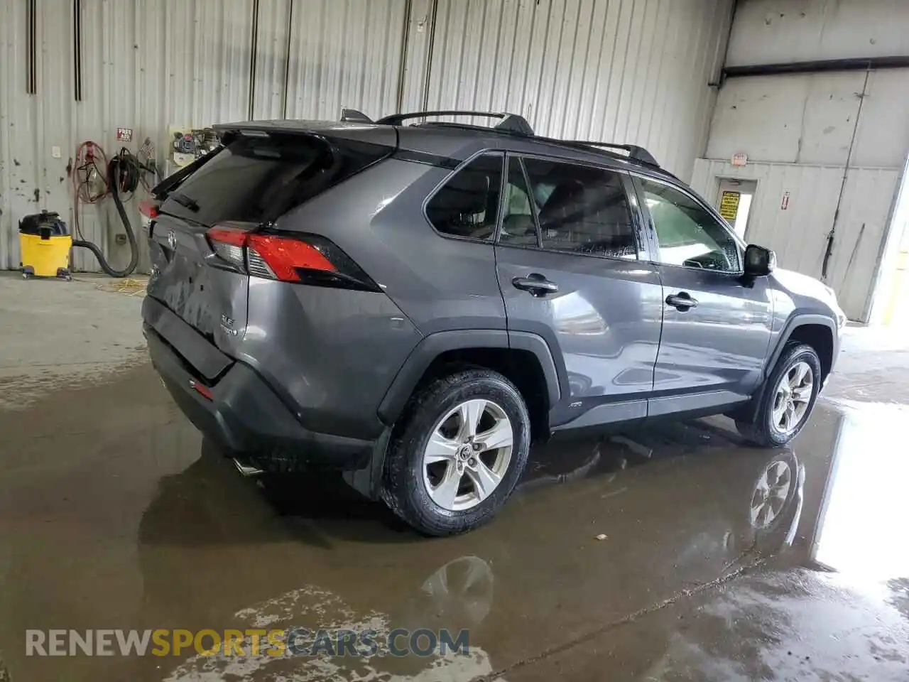 3 Photograph of a damaged car JTMRWRFV6MD134202 TOYOTA RAV4 2021