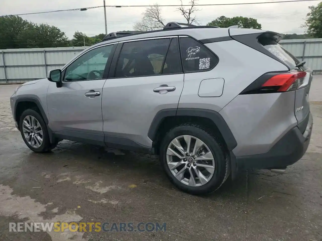 2 Photograph of a damaged car 2T3A1RFV2NC271445 TOYOTA RAV4 2022
