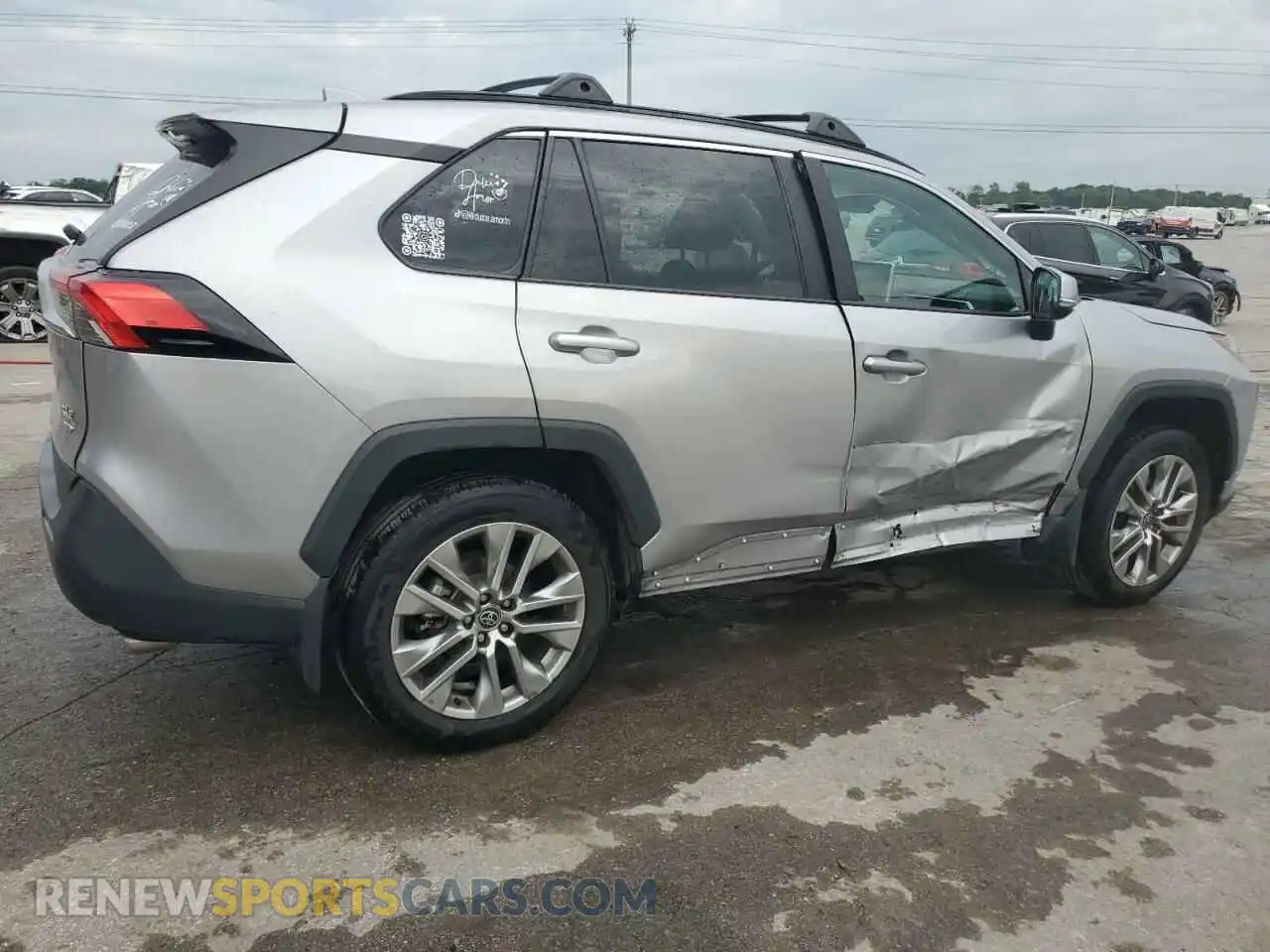 3 Photograph of a damaged car 2T3A1RFV2NC271445 TOYOTA RAV4 2022