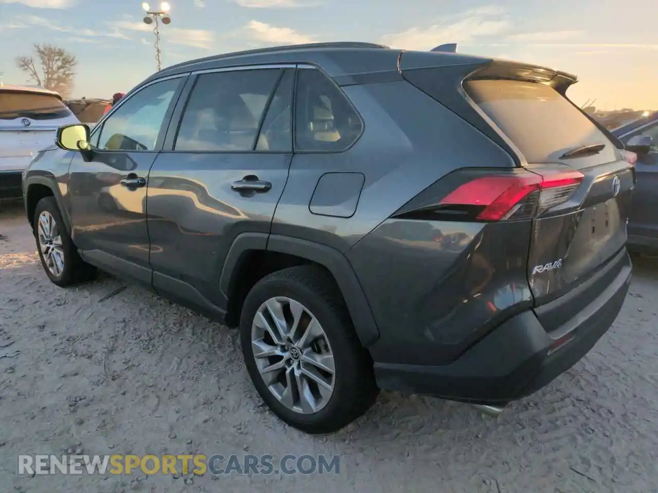 2 Фотография поврежденного автомобиля 2T3C1RFV0NW204527 TOYOTA RAV4 2022