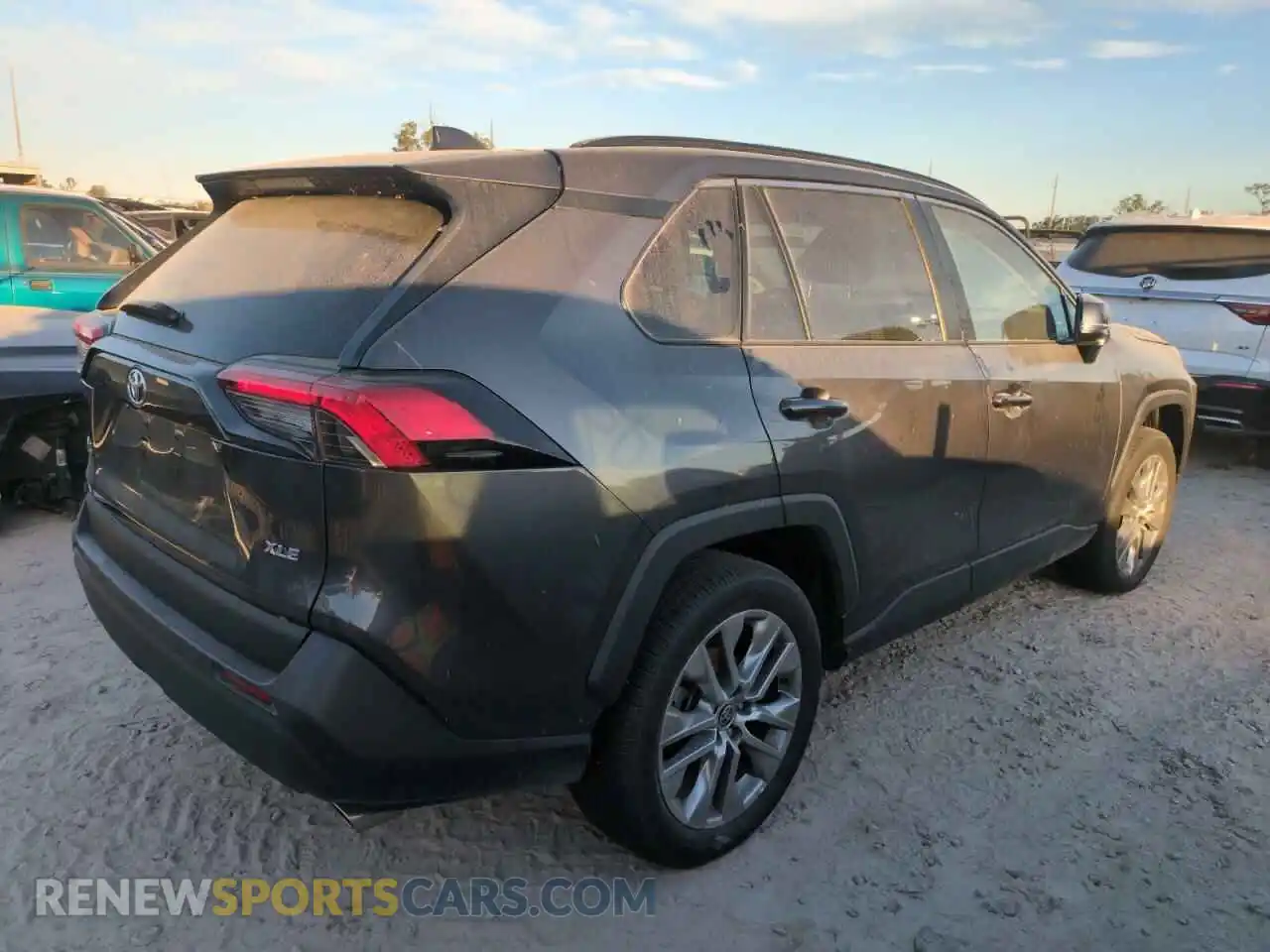 3 Фотография поврежденного автомобиля 2T3C1RFV0NW204527 TOYOTA RAV4 2022