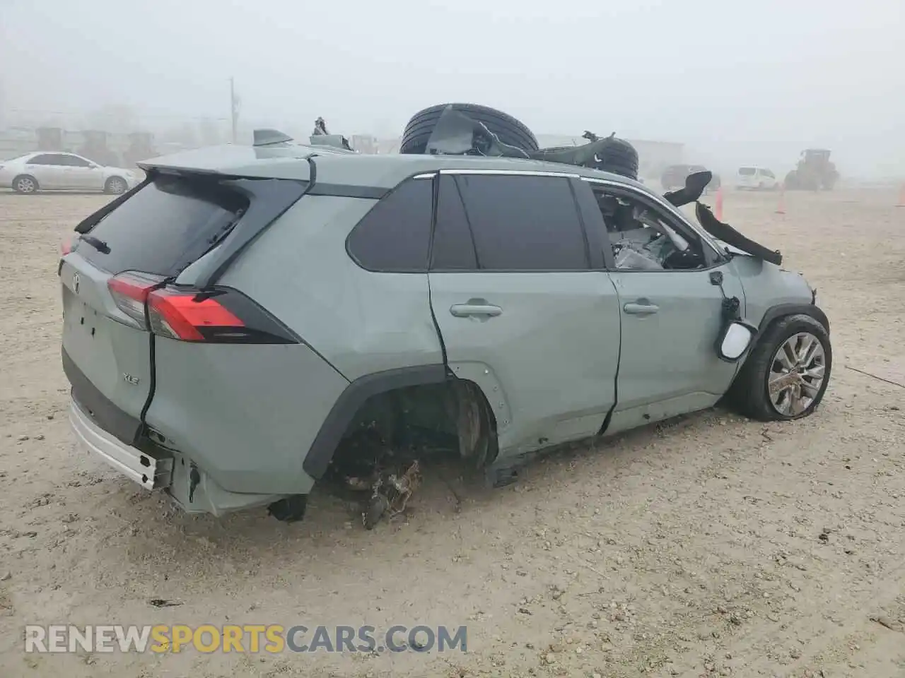 3 Photograph of a damaged car 2T3C1RFV0NW211543 TOYOTA RAV4 2022